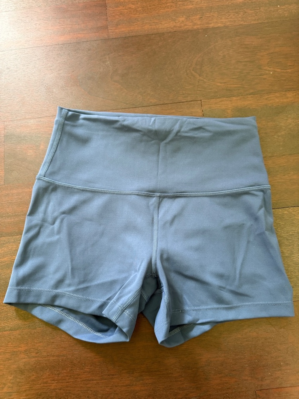 Lululemon Wunder Train 4” Shorts Blue Twill Size 6